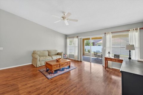Casa en venta en Brandon, Florida, 3 dormitorios, 168.52 m2 № 1899831 - foto 9