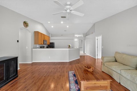 Casa en venta en Brandon, Florida, 3 dormitorios, 168.52 m2 № 1899831 - foto 10
