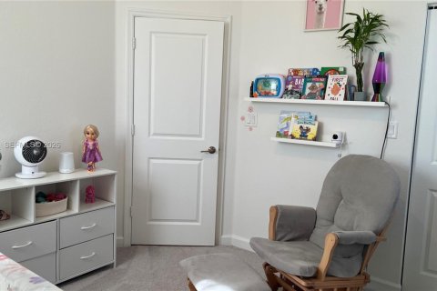 Townhouse in Miami, Florida 3 bedrooms, 149.76 sq.m. № 2023974 - photo 29