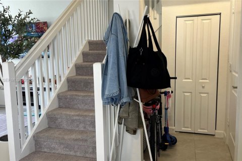 Townhouse in Miami, Florida 3 bedrooms, 149.76 sq.m. № 2023974 - photo 24