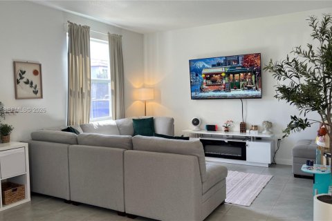 Townhouse in Miami, Florida 3 bedrooms, 149.76 sq.m. № 2023974 - photo 5