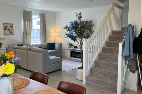 Townhouse in Miami, Florida 3 bedrooms, 149.76 sq.m. № 2023974 - photo 22