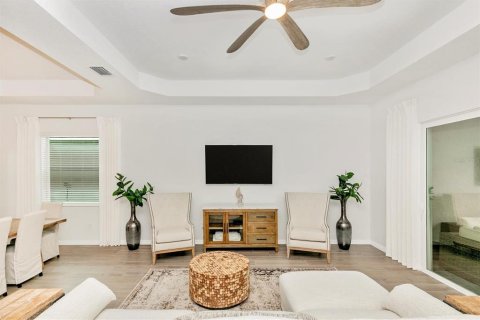 House in Venice, Florida 3 bedrooms, 208.75 sq.m. № 2232979 - photo 17