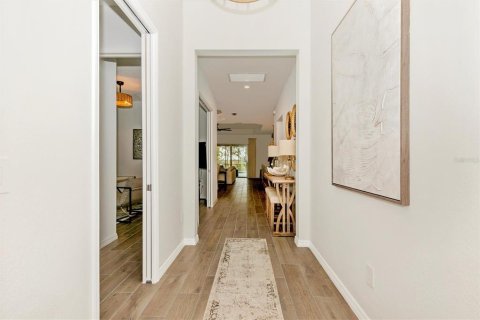 House in Venice, Florida 3 bedrooms, 208.75 sq.m. № 2232979 - photo 4
