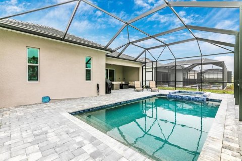 House in Venice, Florida 3 bedrooms, 208.75 sq.m. № 2232979 - photo 25