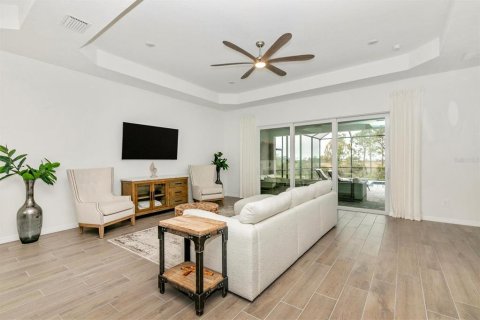 House in Venice, Florida 3 bedrooms, 208.75 sq.m. № 2232979 - photo 15