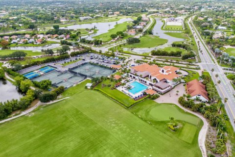 House in Wellington, Florida 4 bedrooms, 189.43 sq.m. № 1231579 - photo 1