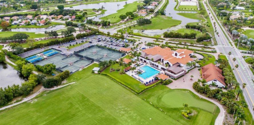 House in Wellington, Florida 4 bedrooms, 189.43 sq.m. № 1231579