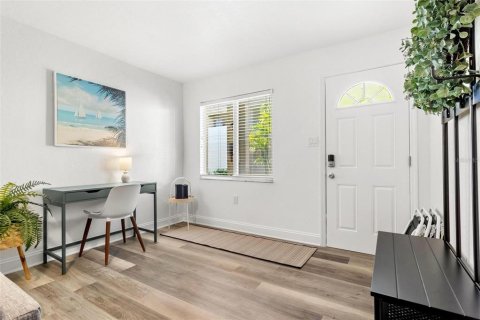Condominio en alquiler en Indian Rocks Beach, Florida, 1 dormitorio, 55.56 m2 № 1895160 - foto 3