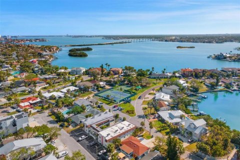 Condominio en alquiler en Indian Rocks Beach, Florida, 1 dormitorio, 55.56 m2 № 1895160 - foto 21