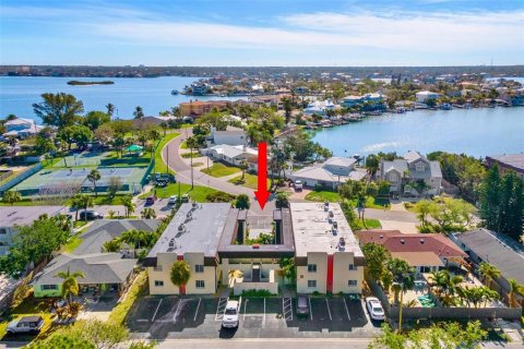 Condominio en alquiler en Indian Rocks Beach, Florida, 1 dormitorio, 55.56 m2 № 1895160 - foto 1