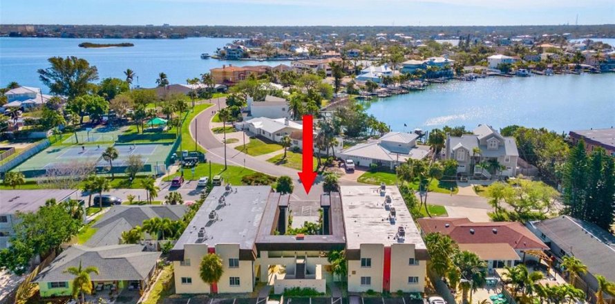 Condominio en Indian Rocks Beach, Florida, 1 dormitorio № 1895160