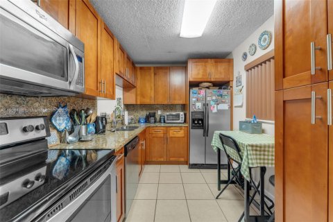 Copropriété à vendre à Miami, Floride: 2 chambres, 89.65 m2 № 2090776 - photo 9