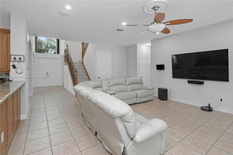 Casa en venta en Miramar, Florida, 5 dormitorios, 290.04 m2 № 1862092 - foto 17