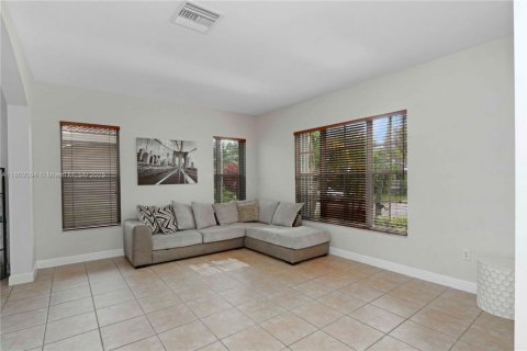 Casa en venta en Miramar, Florida, 5 dormitorios, 290.04 m2 № 1862092 - foto 11