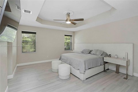 Casa en venta en Miramar, Florida, 5 dormitorios, 290.04 m2 № 1862092 - foto 19