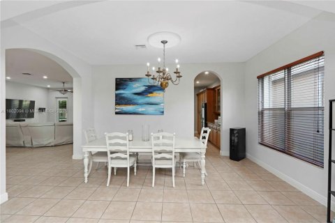 Casa en venta en Miramar, Florida, 5 dormitorios, 290.04 m2 № 1862092 - foto 10