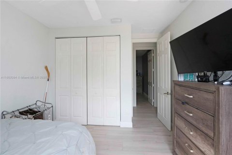Casa en venta en Miramar, Florida, 5 dormitorios, 290.04 m2 № 1862092 - foto 28