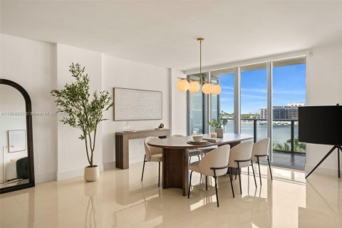 Condo in Miami Beach, Florida, 3 bedrooms  № 2012870 - photo 3