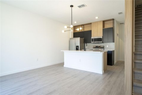 Touwnhouse à vendre à Kissimmee, Floride: 3 chambres, 126.35 m2 № 2222379 - photo 4