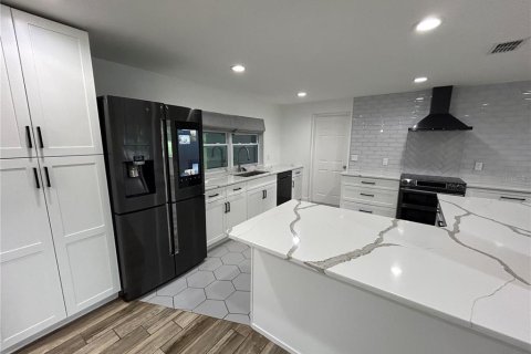 House in Altamonte Springs, Florida 4 bedrooms, 280.47 sq.m. № 1787925 - photo 30