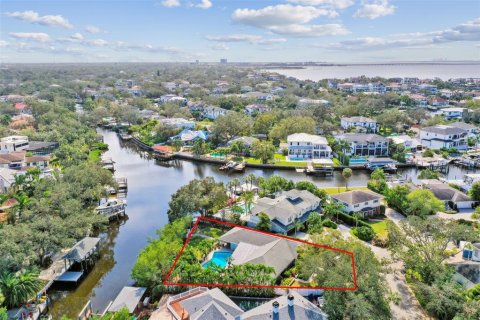 Villa ou maison à Tampa, Floride 4 chambres, 204.01 m2 № 2105100