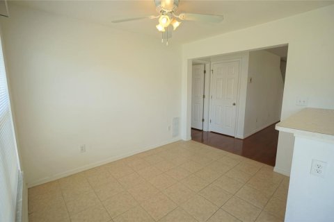 Villa ou maison à louer à Lutz, Floride: 4 chambres, 134.24 m2 № 2120215 - photo 9