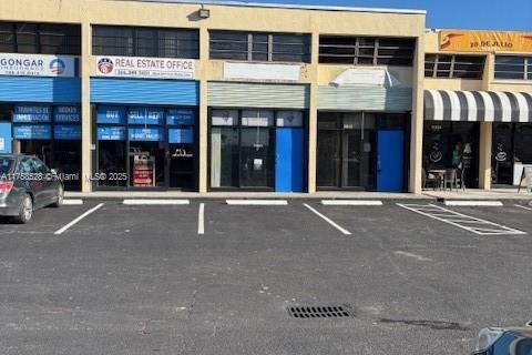 Commercial property in Cutler Bay, Florida № 1860359 - photo 1