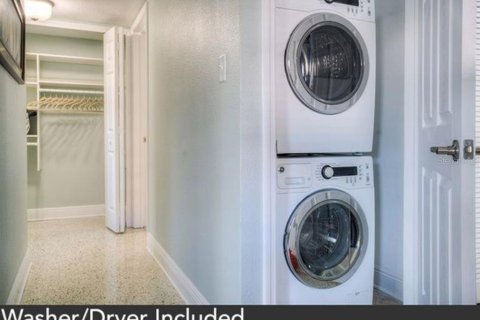 Apartment in South Pasadena, Florida 2 bedrooms, 79.9 sq.m. № 2101059 - photo 20