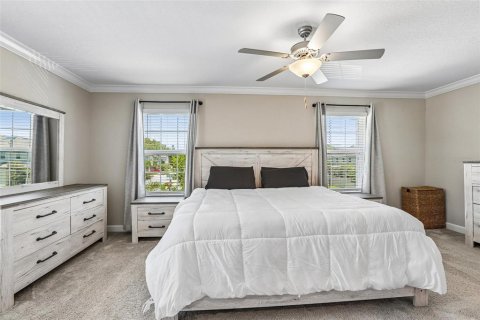Townhouse in Lutz, Florida 3 bedrooms, 167.32 sq.m. № 2266280 - photo 13