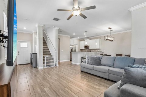 Townhouse in Lutz, Florida 3 bedrooms, 167.32 sq.m. № 2266280 - photo 3
