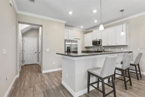 Townhouse in Lutz, Florida 3 bedrooms, 167.32 sq.m. № 2266280 - photo 7