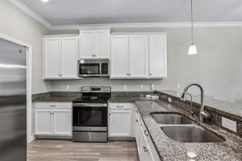 Townhouse in Lutz, Florida 3 bedrooms, 167.32 sq.m. № 2266280 - photo 9