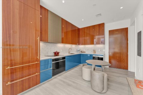 Copropriété à vendre à Miami, Floride: 2 chambres, 105.35 m2 № 2240483 - photo 9