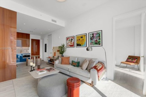 Copropriété à vendre à Miami, Floride: 2 chambres, 105.35 m2 № 2240483 - photo 3