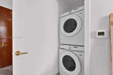 Copropriété à vendre à Miami, Floride: 2 chambres, 105.35 m2 № 2240483 - photo 25