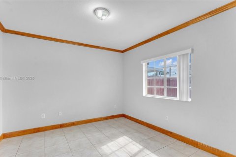 Condo in Miami, Florida, 3 bedrooms  № 1672224 - photo 5