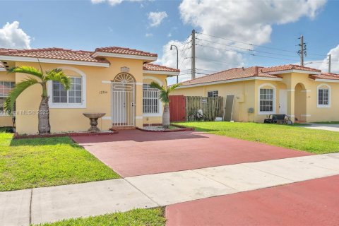Condo in Miami, Florida, 3 bedrooms  № 1672224 - photo 15
