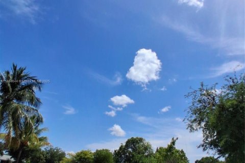 Casa en alquiler en Miami Gardens, Florida, 4 dormitorios, 124.86 m2 № 1892773 - foto 23