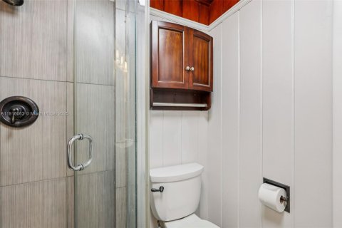 Casa en venta en Hialeah, Florida, 4 dormitorios, 167.97 m2 № 2016794 - foto 24