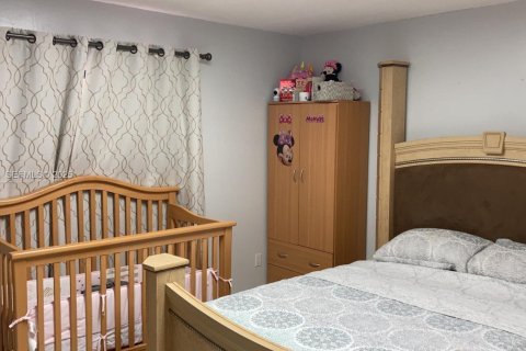 House in Miami, Florida 3 bedrooms, 105.72 sq.m. № 1994594 - photo 3