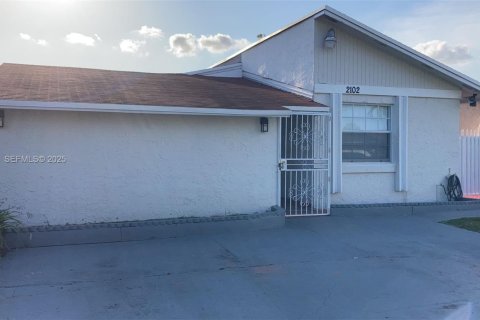 House in Miami, Florida 3 bedrooms, 105.72 sq.m. № 1994594 - photo 7