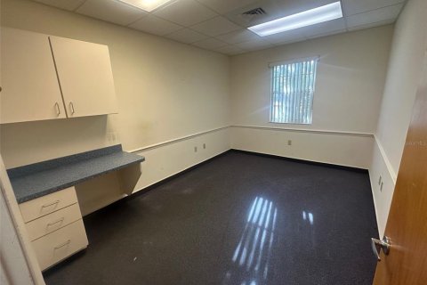 Propiedad comercial en alquiler en Gainesville, Florida, 226.12 m2 № 1902281 - foto 4