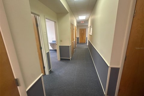 Propiedad comercial en alquiler en Gainesville, Florida, 226.12 m2 № 1902281 - foto 5