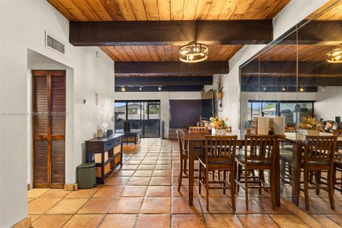 Townhouse in Miami, Florida 3 bedrooms, 156.82 sq.m. № 1944084 - photo 4