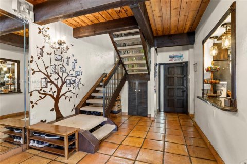 Townhouse in Miami, Florida 3 bedrooms, 156.82 sq.m. № 1944084 - photo 2