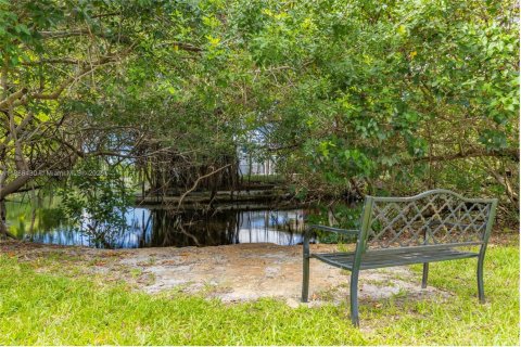 Townhouse in Miami, Florida 3 bedrooms, 156.82 sq.m. № 1944084 - photo 29