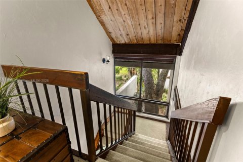 Townhouse in Miami, Florida 3 bedrooms, 156.82 sq.m. № 1944084 - photo 14