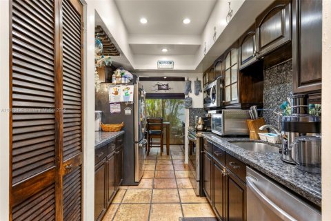 Townhouse in Miami, Florida 3 bedrooms, 156.82 sq.m. № 1944084 - photo 8