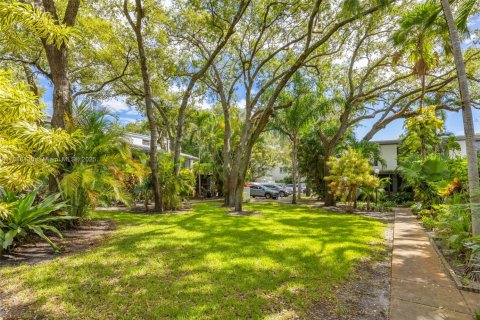 Townhouse in Miami, Florida 3 bedrooms, 156.82 sq.m. № 1944084 - photo 26